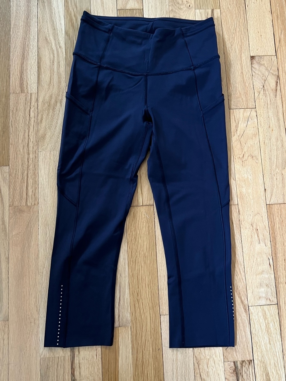 lululemon athletica Navy blue High-Rise crop Leggings with Ankle dot Detail